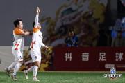 HTH Sports-包含体育赛场上梦幻时刻频出，观众沸腾欢呼的词条