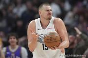 HuaTiHui-NBA裁判员因失误判罚遭球迷猛烈批评，引发赛后浪潮