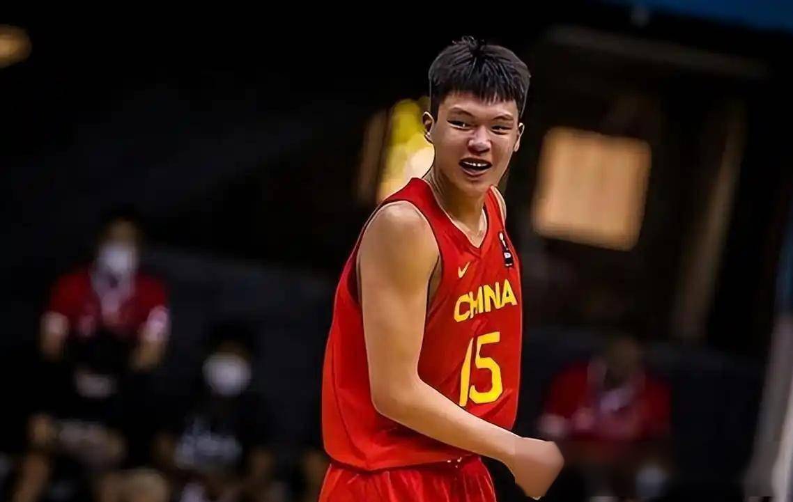 台湾男篮在比赛中展现出全力以赴的精神