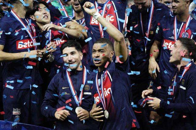 包含巴黎圣日耳曼诞生新的辉煌，晋级背后辛酸的词条