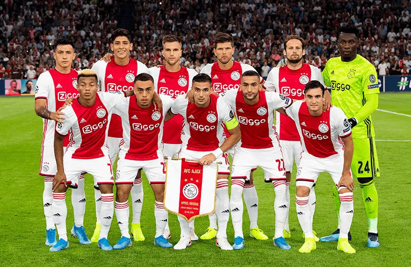 阿贾克斯取得胜利，晋级领跑！