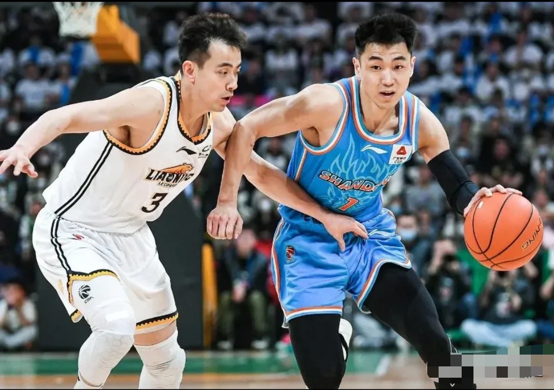 中国队员全力以赴，助球队跻身胜者组