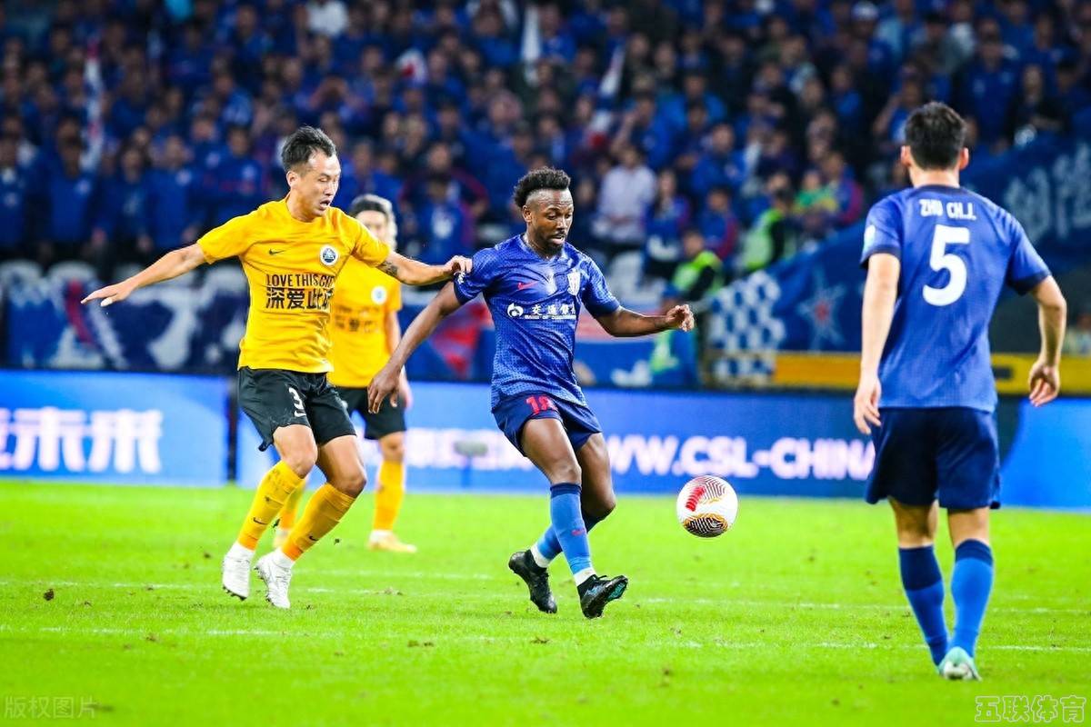 激情燃烧,足球场上强队对抗势均力敌!的简单介绍 激情燃烧,足球场上强队对抗势均力敌!的简单介绍