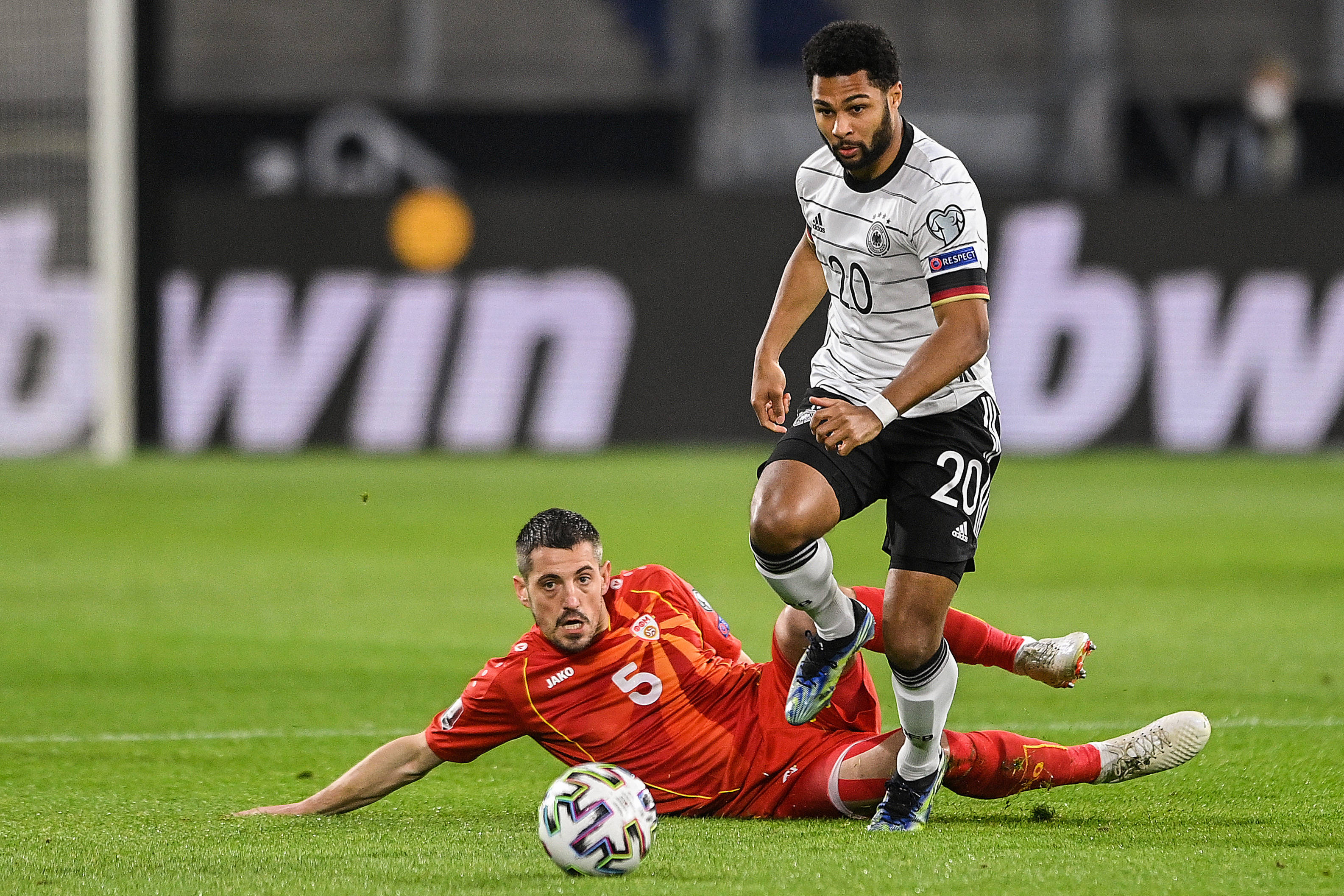 瑞典与乌克兰对决，欧预赛角逐不容错过的简单介绍