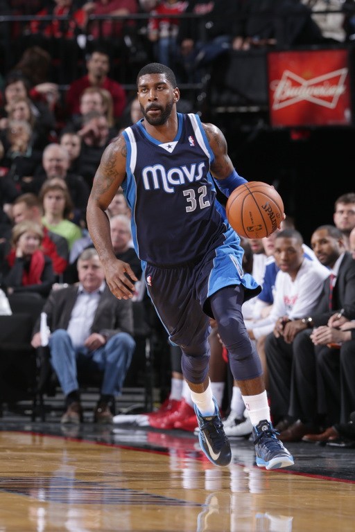 开拓者力克小牛，将系列赛比分扩大为2-0