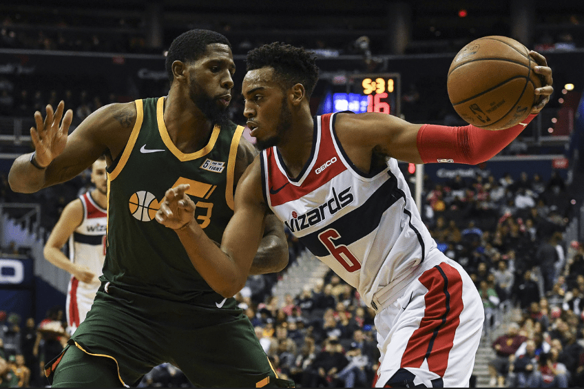 犹他爵士客场战胜活塞