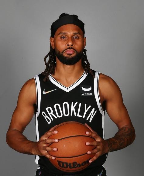 篮网大胜老鹰重返胜利 篮网大胜老鹰重返胜利