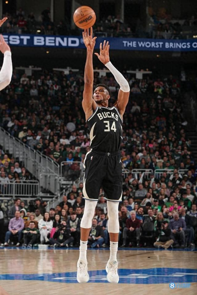 关于雄鹿客场告捷!字母哥独揽35分助球队获胜的信息 关于雄鹿客场告捷!字母哥独揽35分助球队获胜的信息